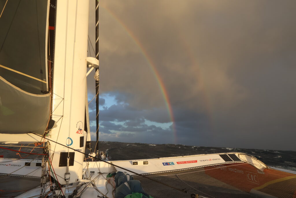 IDEC SPORT à l'approche du Cap Leeuwin avec The Famous Project CIC