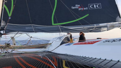IDEC SPORT dans l'Atlantique Nord quasi à l'arrivée du Trophée Jules Verne avec The Famous Project CIC