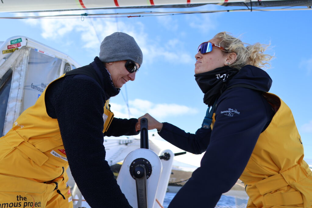 IDEC SPORT au large de madère dans sa tentative de record pour le Trophée Jules Verne