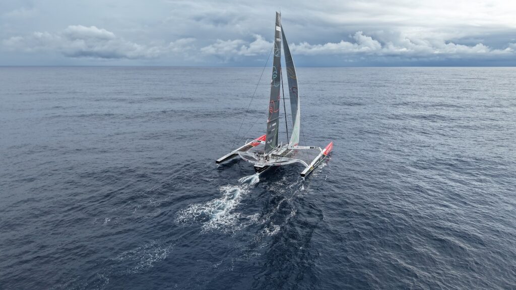 IDEC SPORT dans le pot au noir avec The Famous Project CIC