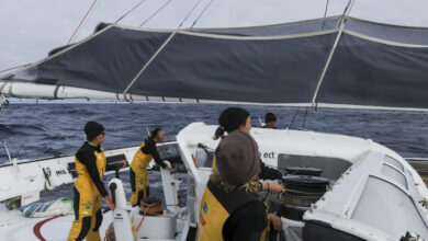 En route vers Ouessant pour l'équipage The Famous Project CIC