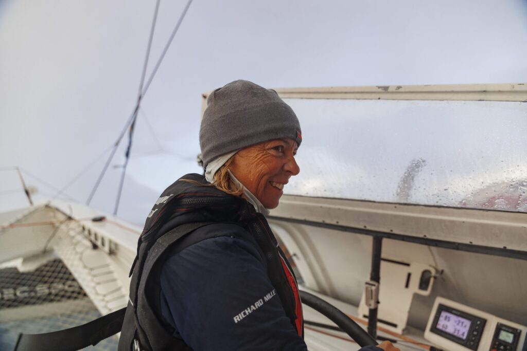 Alexia Barrier à la barre de l'Ultim IDEC SPORT-CIC